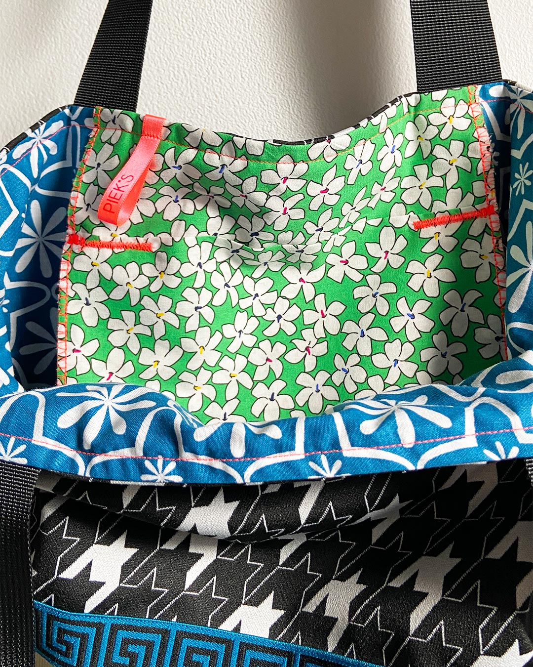unieke, handgemaakte en kleurrijke totebag van PIEKS creations met pied de poule en moderne schotse ruit - binnenkant