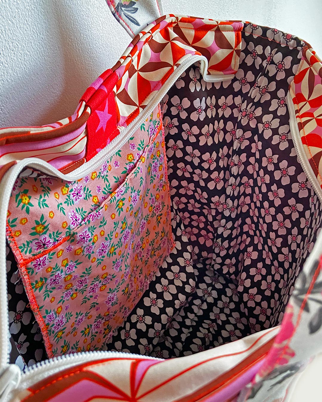 unieke, handgemaakte en kleurrijke shopper van PIEKS creations met grafisch patronen in retro stijl - binnenkant