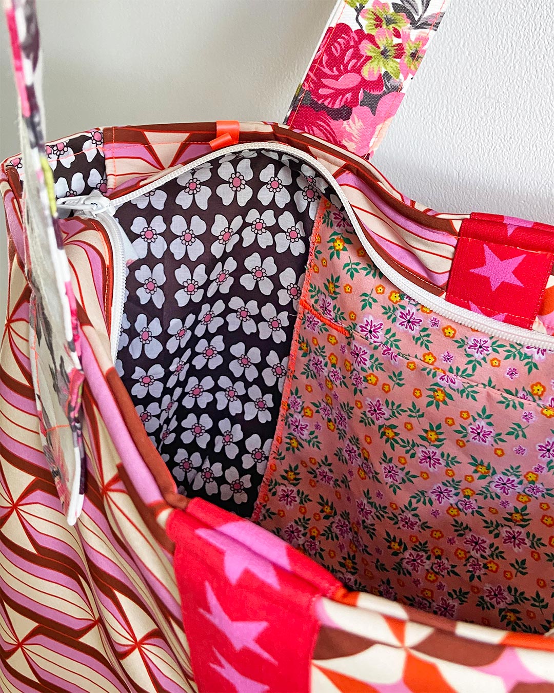 unieke, handgemaakte en kleurrijke shopper van PIEKS creations met grafisch patronen in retro stijl - binnenkant