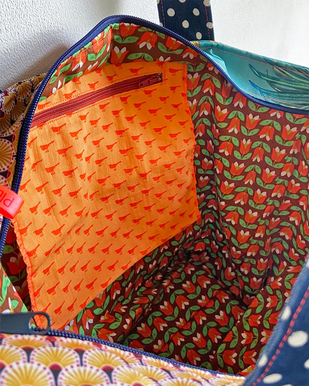 unieke, handgemaakte en kleurrijke shopper van PIEKS creations met grafisch patroon en botanische print - binnenkant