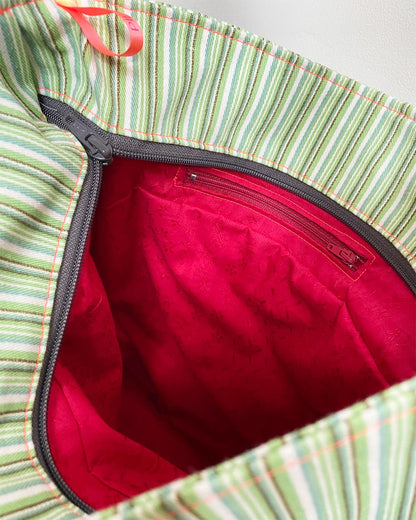 unieke, handgemaakte en stijlvolle crossbody bag van PIEKS creations met bloemen en strepen - binnenkant