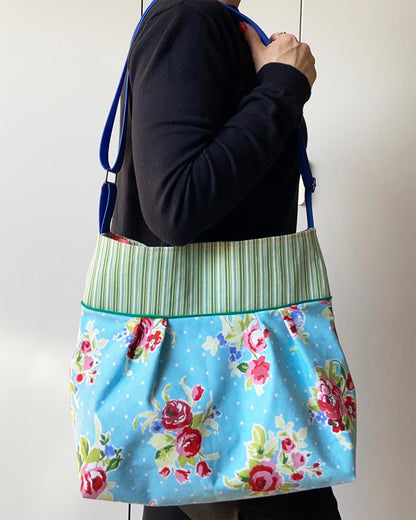 unieke, handgemaakte en stijlvolle crossbody bag van PIEKS creations met bloemen en strepen - model