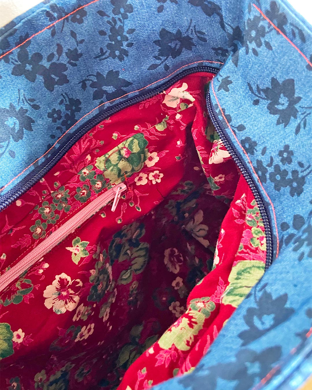 unieke, handgemaakte en stijlvolle crossbody bag van PIEKS creations met bloemenpatroon - binnenkant