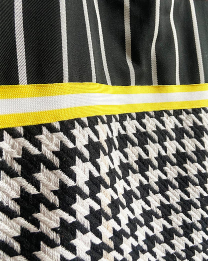 unieke, handgemaakte en stevige boodschappentas van PIEKS creations in zwart wit met geel accent - detail buitenkant