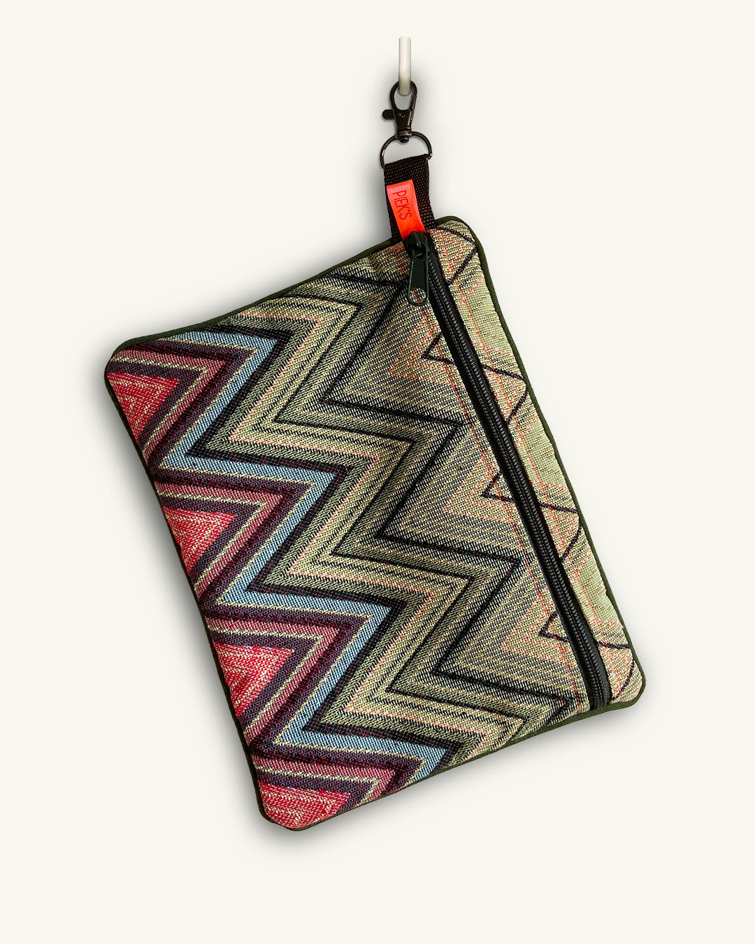unieke tas en handige bag-in-bag van PIEKScreations met zigzag patroon in legergroene kleur - voorkant