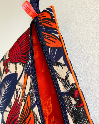 unieke tas en handige bag-in-bag van PIEKScreations met botanische print - oranje binnenkant