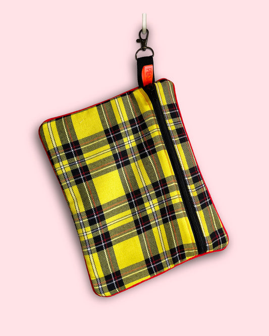 unieke tas en handige bag-in-bag van PIEKScreations met gele schotse ruit - voorkant