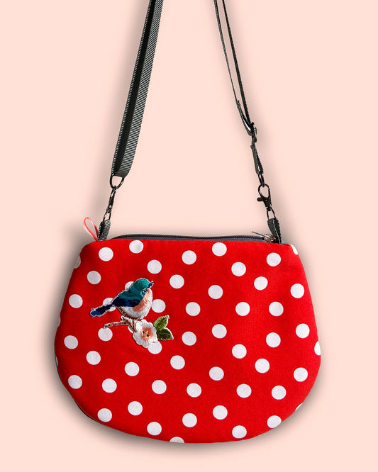 uniek, handgemaakt en kleurrijk handtasje van PIEKS creations met polka dot en vogel applicatie - voorkant