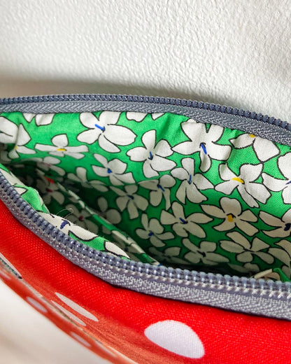 uniek, handgemaakt en kleurrijk handtasje van PIEKS creations met polka dot en vogel applicatie - binnenkant