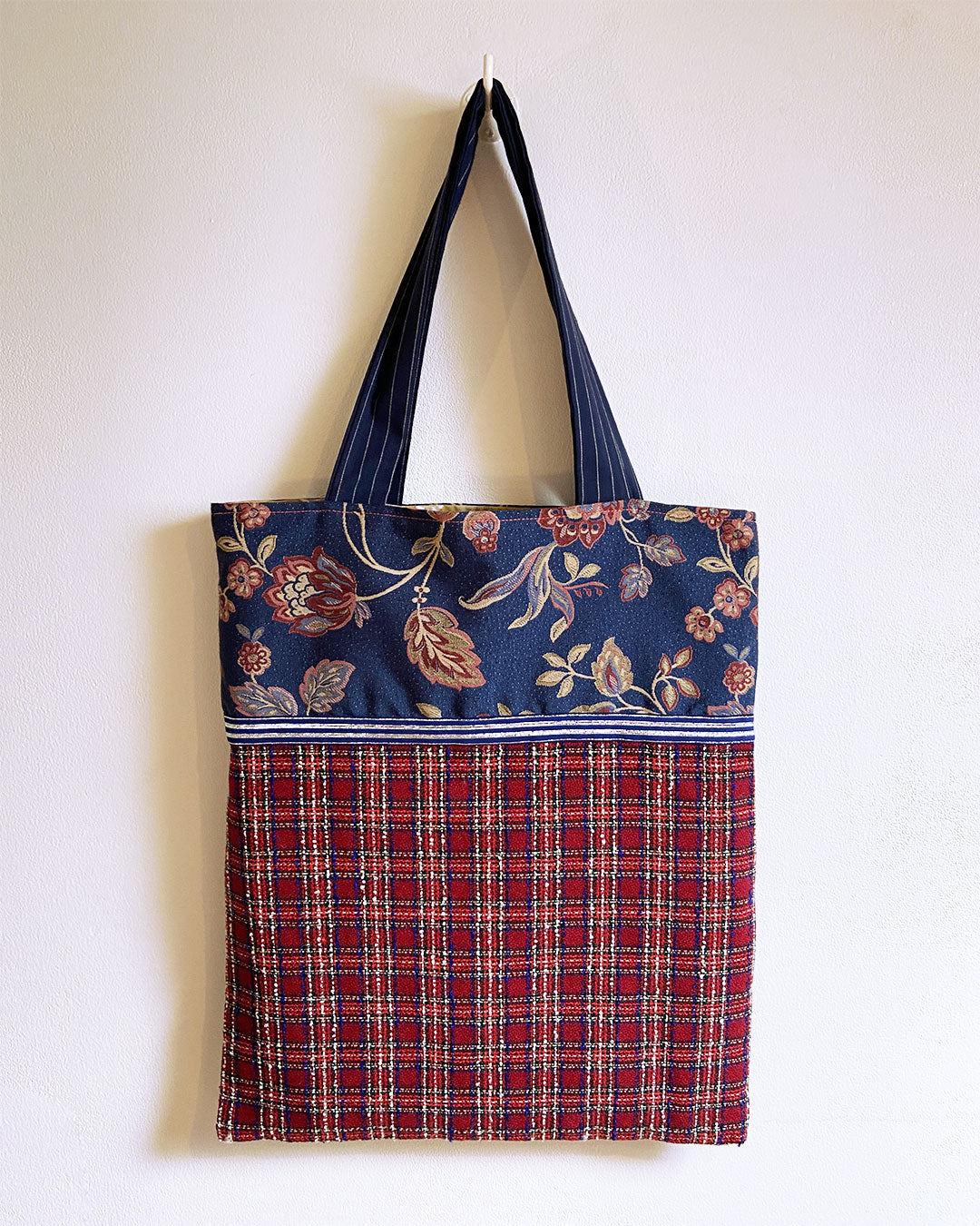 unieke, handgemaakte en kleurrijke totebag van PIEKS creations in klassieke patronen en kleuren - achterkant