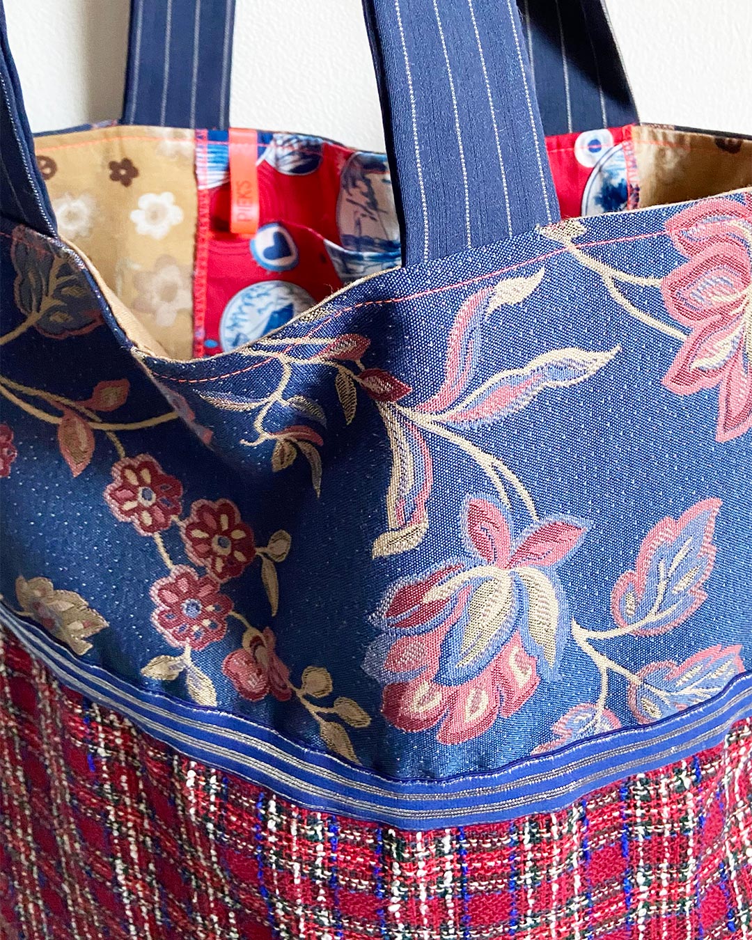 unieke, handgemaakte en kleurrijke totebag van PIEKS creations in klassieke patronen en kleuren - detail
