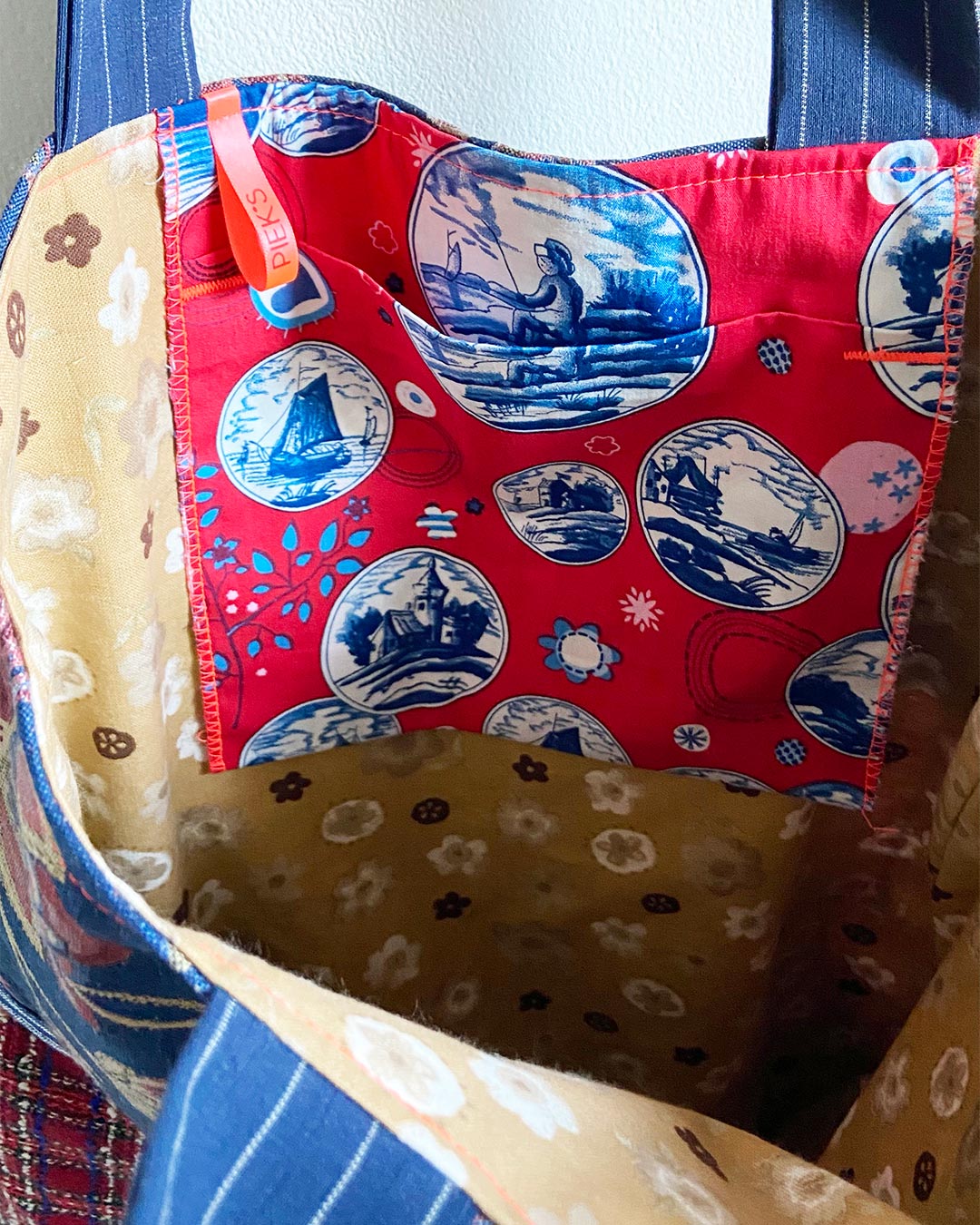 unieke, handgemaakte en kleurrijke totebag van PIEKS creations in klassieke patronen en kleuren - binnenvakje