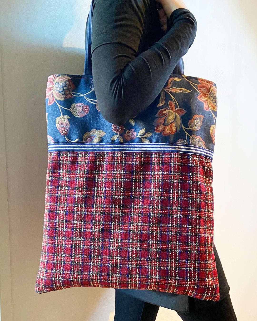 unieke, handgemaakte en kleurrijke totebag van PIEKS creations in klassieke patronen en kleuren - model