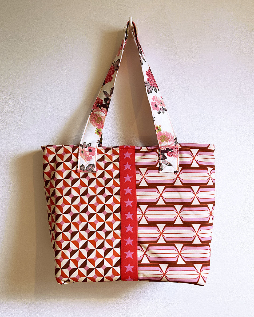 unieke, handgemaakte en kleurrijke shopper van PIEKS creations met grafisch patronen in retro stijl - achterkant